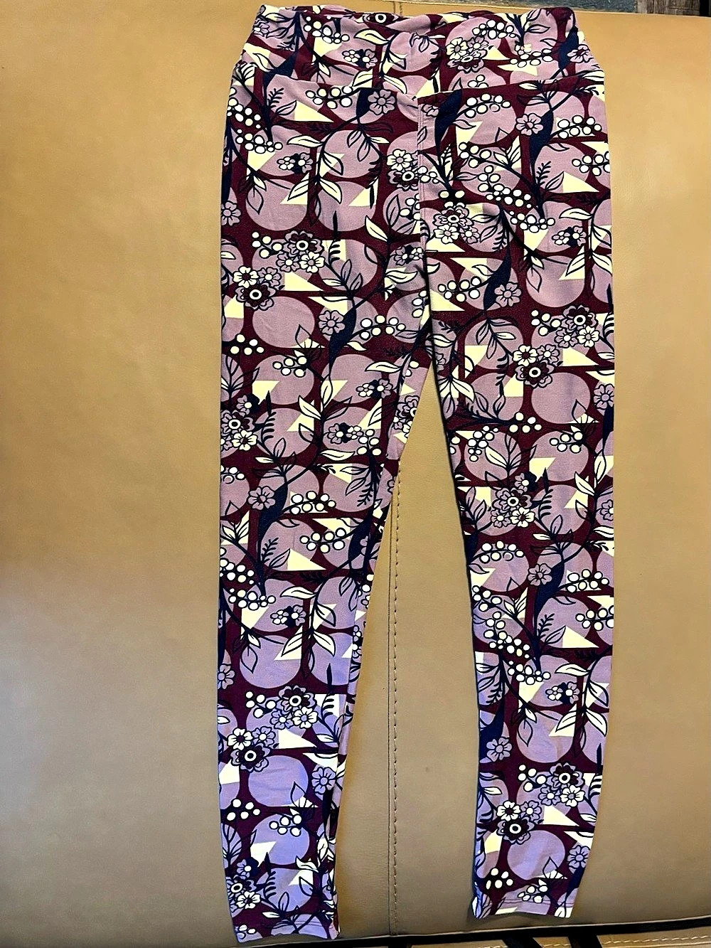 LuLaRoe Floral Print Leggings in Purple & Black
